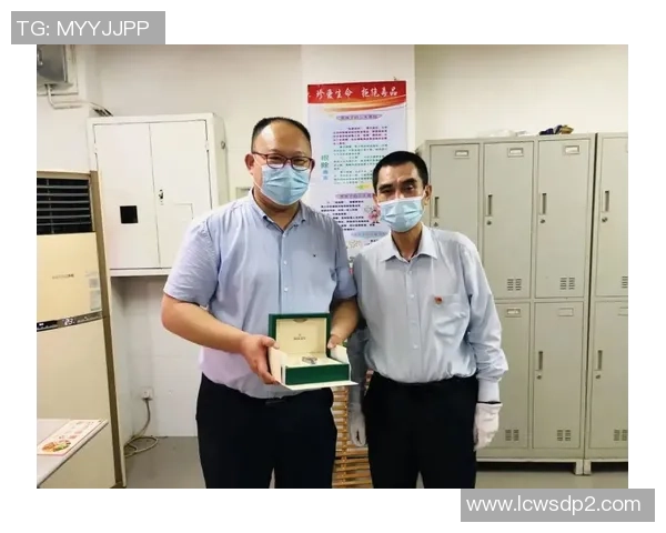 《回顾2002世界杯经典球星卡 收藏价值与传奇瞬间》