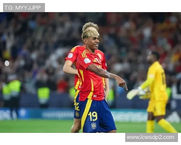 三位足球巨星成长经历揭秘 谁是最帅的足球天王