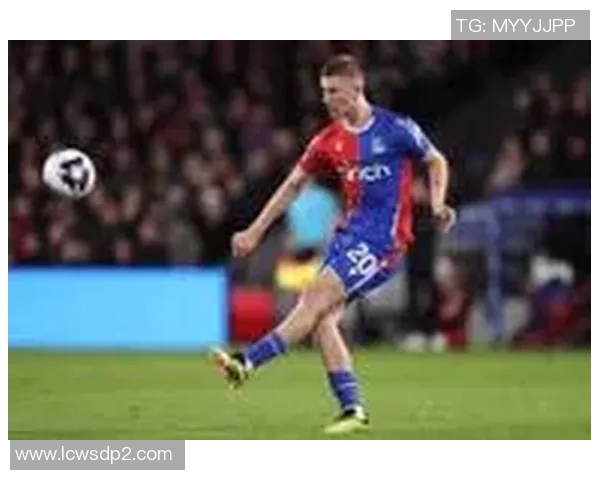 乐清足球球星蔡东亚：从青训到职业赛场的成长之路与辉煌瞬间