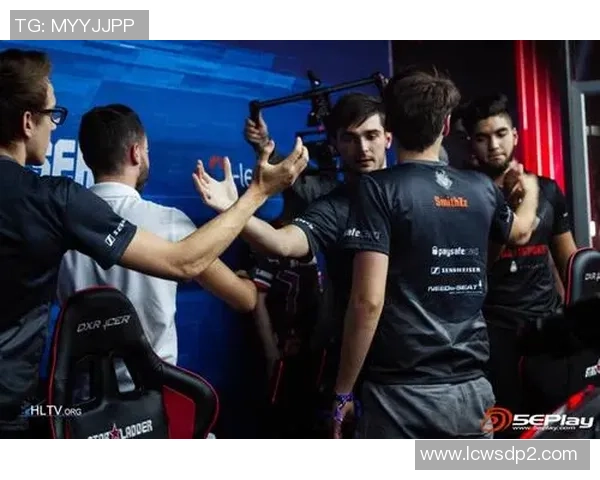 当红足球球星化身电竞玩家激情开黑畅玩CSGO引发粉丝热议