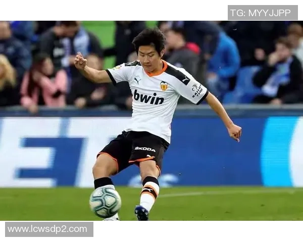 柯俊带领球队逆袭崛起 成为足坛新星的背后故事